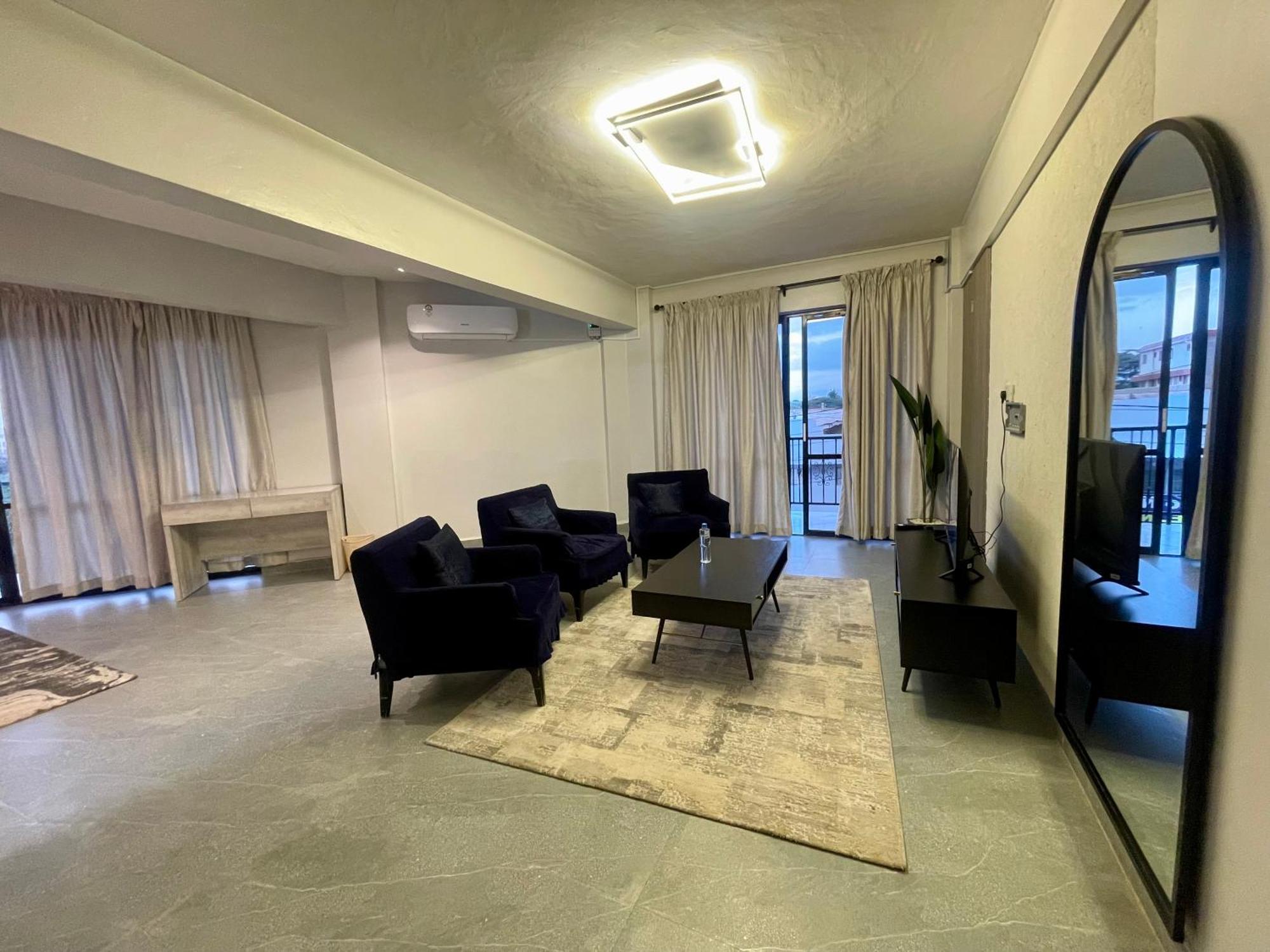Iman Hotel Isiolo Экстерьер фото