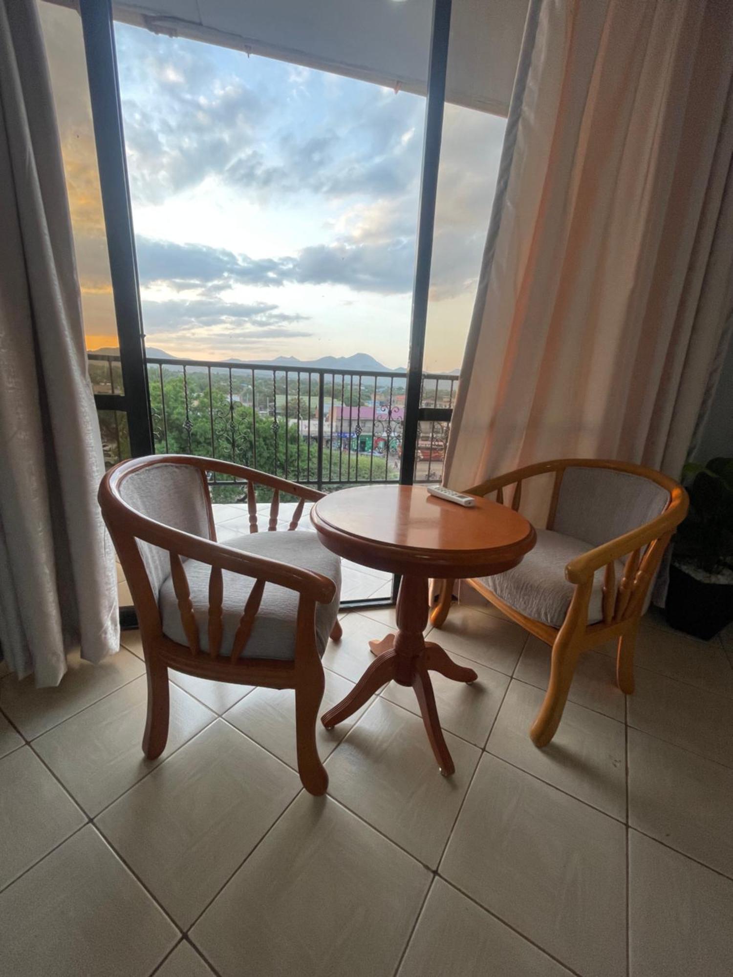 Iman Hotel Isiolo Экстерьер фото