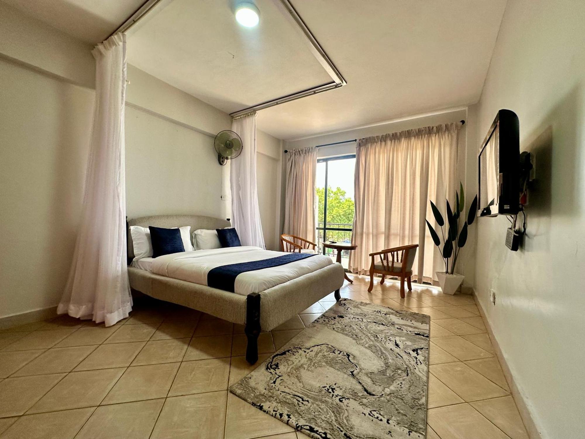 Iman Hotel Isiolo Экстерьер фото